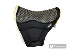 Load image into Gallery viewer, Burioni CL 18 Race Woollen Saddle Pad